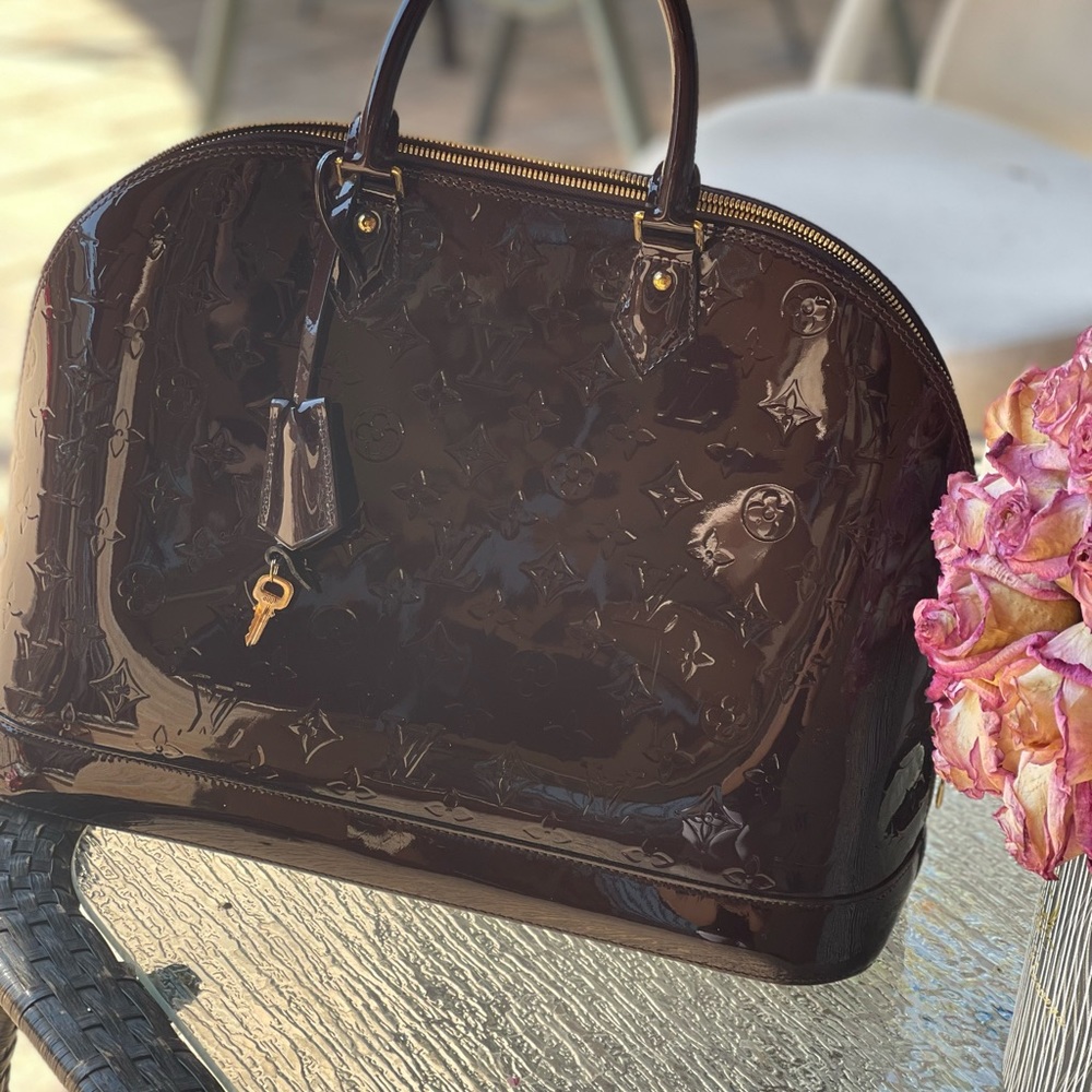Womens Louis Vuitton Bag